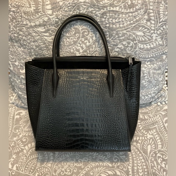 henri bendel Handbags - EUC Henri Bendel Tote